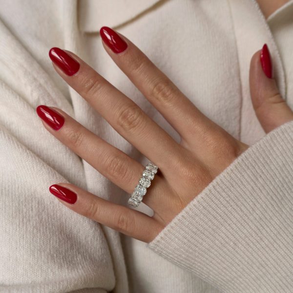 ELONGATED CUSHION ETERNITY RING Zu verkaufen – Bild 2